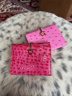 ONE LEFT! Vera Pelle Hot Pink LEATHER  Double Card Wallet Gold Clasp NWOT